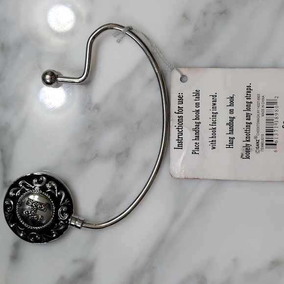 Handbag hook for dining out. - Picture 2 of 3